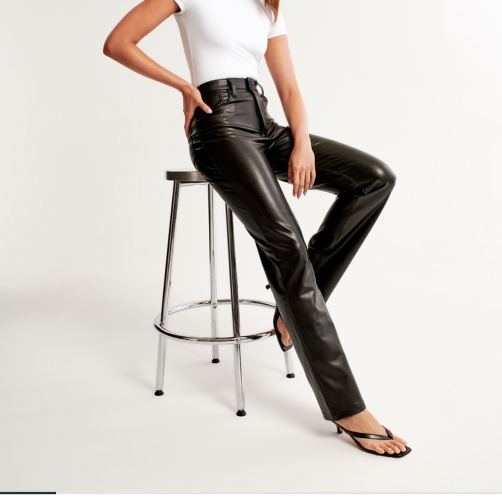 Abercrombie and Fitch 90s High Rise Rise Straight Leather Pants